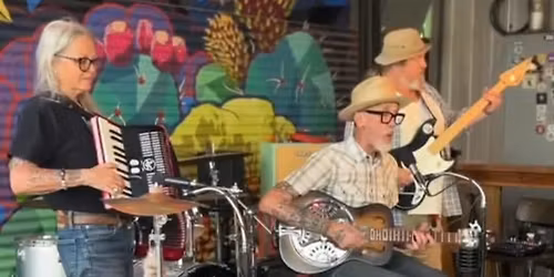 Hello Darlin' at Boxing Bear FIRESTONE