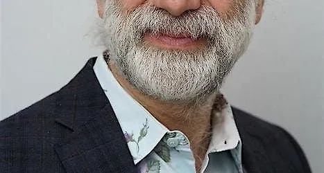 Conversations in Computing Bruce Schneier on Hacking AI