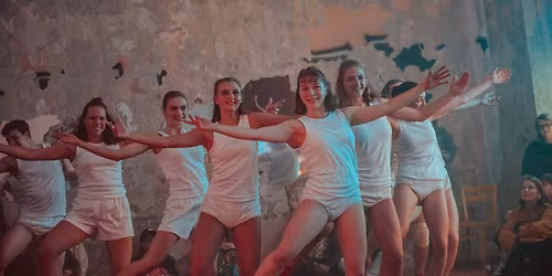 \u0160okio spektaklis (ne)paaugliams ME TWO \/ SAVOJ KR\u016aVOJ