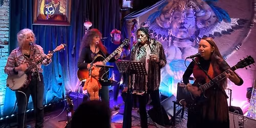 Las Ninas Muertas - Early Gig at the Crazy Horse