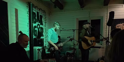 Crystal Canyons, Bakg\u00e5rden