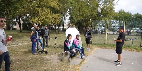 Premiera \u015bredniometra\u017cowego film "\u015amiertelnie powa\u017cne b\u0142ahostki"