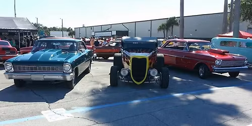 Classic Car Night at Omi's Bar and Grill