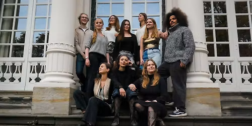 \u00bbCozy, cool and cheery\u00ab