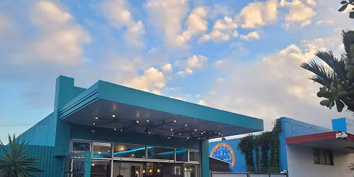 Le Cabaret in Titahi Bay