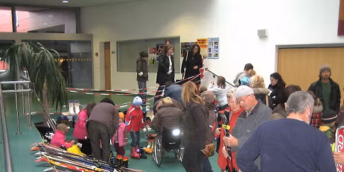 Wintersportartikel-Basar in der Mittelschule