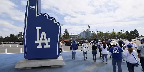 Parking Los Angeles Dodgers at Detroit Tigers