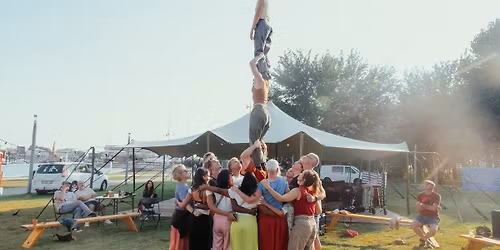 THERE THERE Company: Hugs & Handshakes  |  Lancering seizoen 2026\/2027 met Marco Cirone