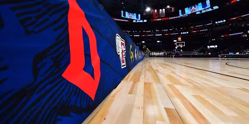 Parking Dayton Flyers at La Salle Explorers Mens Basketball