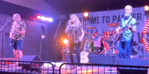 Just in Tyme rocks The Ice House