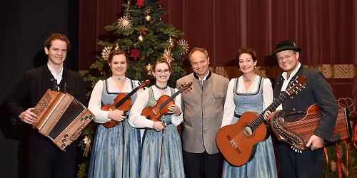 Heilige Nacht von Ludwig Thoma Pfarrer Rainer Maria Schie\u00dfler und Elisabeth Rehm mit Familie