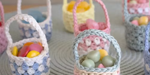 Crochet your own easter egg basket!