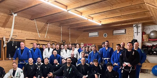 Farkasok t\u00e1bora 