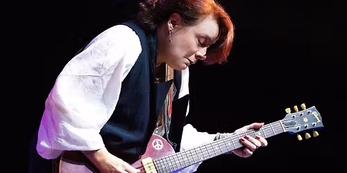 TEXAS TRAILBLAZERS: Austin Girls That Groove