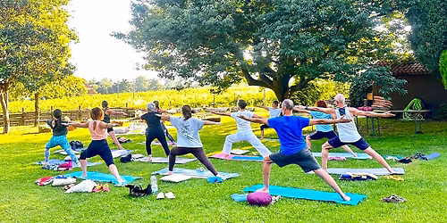 YOGA IN CASCINA CON APERICENA 