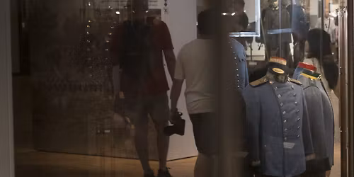 Kleider machen Leute: Das Milit\u00e4r und die Mode