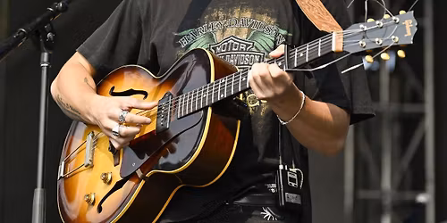 Chance Pena with Ronnie and the Redwoods