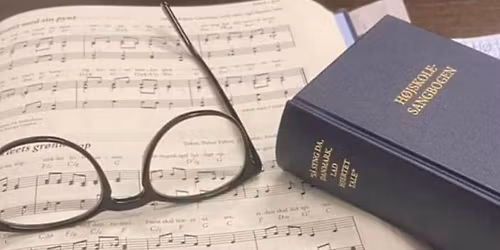 F\u00c6LLESSANG & F\u00c6LLESSPISNING