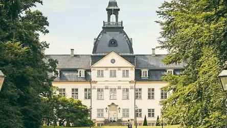 S\u00e6rrundvisning p\u00e5 Charlottenlund Slot