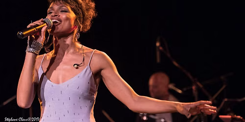 Emily Johnson Rencontre Whitney Houston \u00e0 Cannes