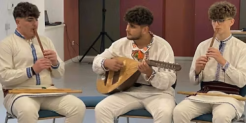 Moldvai cs\u00e1ng\u00f3 zen\u00e9s t\u00e1ncest\/ Ungarsk folkedans med \u201eCs\u00e1ng\u00f3" musikere