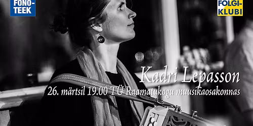 Kadri Lepasson raamatukogu muusikaosakonnas 