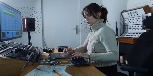 Martyna Basta: From Noise to Resonance, Rebecca Lane & Jon Heilbron hraj\u00fa Jakoba Ullmanna