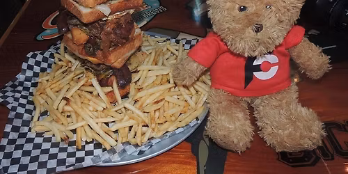 Sickies Garage's "Victory Lap" Burger Challenge in Overland Park, Kansas!!