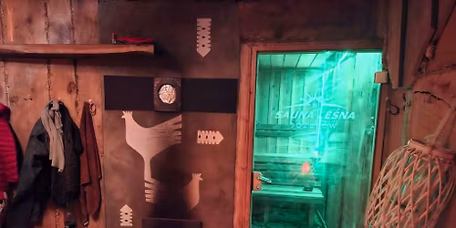 Ciep\u0142a noc w Le\u015bnej Saunie.