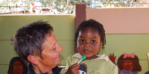 BAOBAR tvv weeshuis in Namibi\u00eb tijdens Hapke Mol