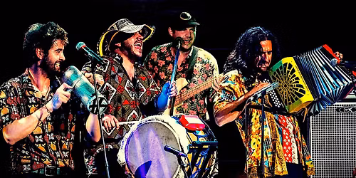 Less Toches \u00e0 La Place Commune