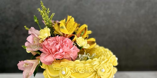 Sharp and Smooth Buttercream Cake w\/ Intro to Beginner Piping