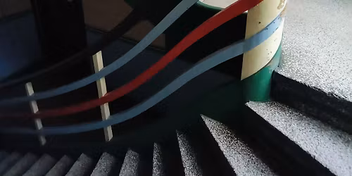 "Pi\u0119kno tkwi w detalach. O dekoracjach architektonicznych i wystroju zielonog\u00f3rskich wn\u0119trz"