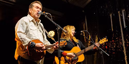 Mick Thomas solo at the Merric Creek Tavern w\/ Brooke Taylor