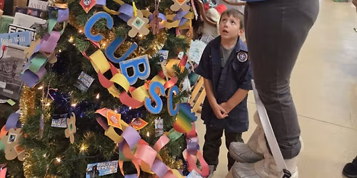 Come to the Farm Museum to decorate a tree!
