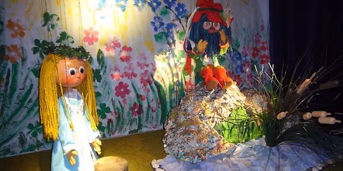 Loutkov\u00e9 divadeln\u00ed p\u0159edstaven\u00ed St\u0159\u00edbrn\u00fd ko\u017e\u00ed\u0161ek