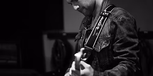 Early Show: Alex Flock (solo)