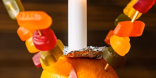 11.00am Crib & Christingle Service
