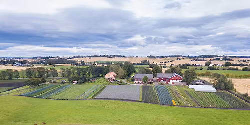 \u00c5PEN \u00d8KOLOGISK G\u00c5RD p\u00e5 ALM \u00d8STRE 