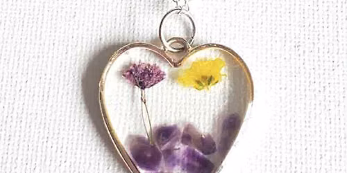 UV Resin Pendant Necklace Art Class