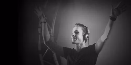 Madwave, Factor B, Gabriel &amp; Dresden, Ferry Corsten, Mark Sherry, Nifra, Bryan Kearney, Paul van Dyk in Attard