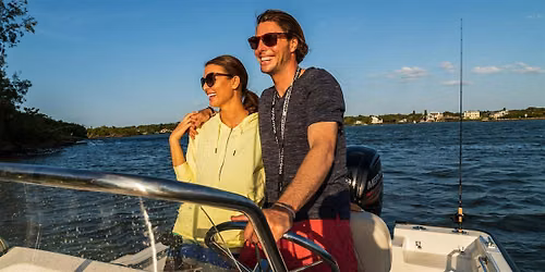 Couples in Boating Class | MarineMax Lake Norman