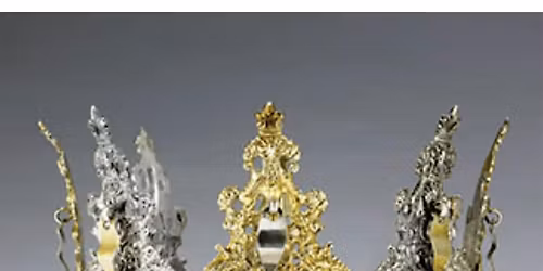 Crowning the North: A tour of the Mia exhibit for Norway House members