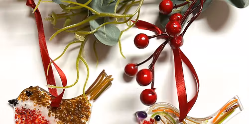 Fused glass Xmas decoration workshop at Crosspool social 