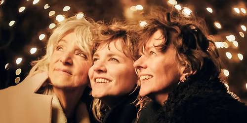 A Celtic Winter - The Lasses & Leoni 