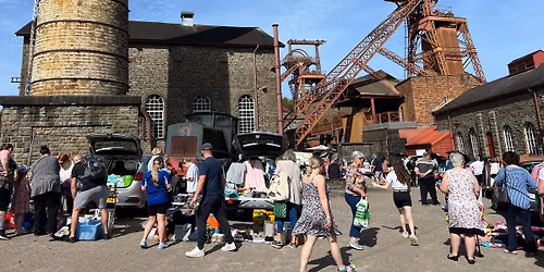 Car Boot Sale\/Arwerthiant Cist Car