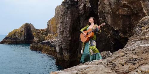 Holly Ebony \/\/ Sound And Silence \/\/ @ The Bread And Roses