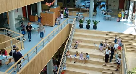 \u0421\u0440\u0435\u0449\u0430 - \u0434\u0438\u0441\u043a\u0443\u0441\u0438\u044f "\u041e\u0422\u041a\u0420\u041e\u0412\u0415\u041d\u041e \u0417\u0410: \u041e\u0411\u0420\u0410\u0417\u041e\u0412\u0410\u041d\u0418\u0415\u0422\u041e"