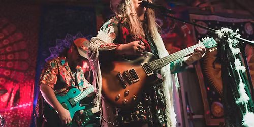 LIVE MUSIC: Dani Kerr