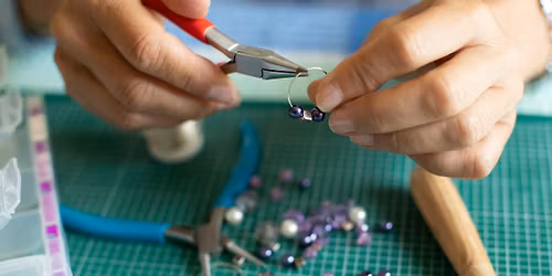 Jewellery & Keyrings (10-14 years) - Summer School Holiday Program